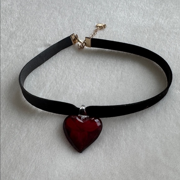8 OTHER REASONS Lover Choker in Black - Picture 3 of 5